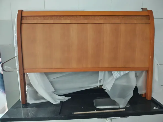 CABECEIRA de cama Queen em madeira maciça - NOVO / NÃO É DE CAMA BOX
