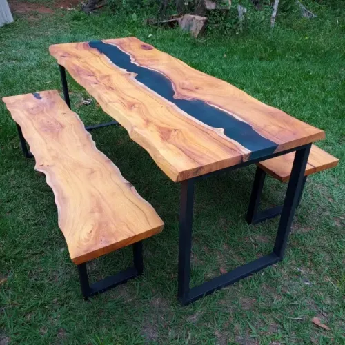 Mesa de jantar em madeira resina