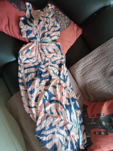 Vestido longo estampado tons rosa com azul