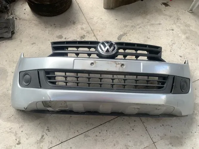 W pára-choque dianteiro da Amarok 2015 
