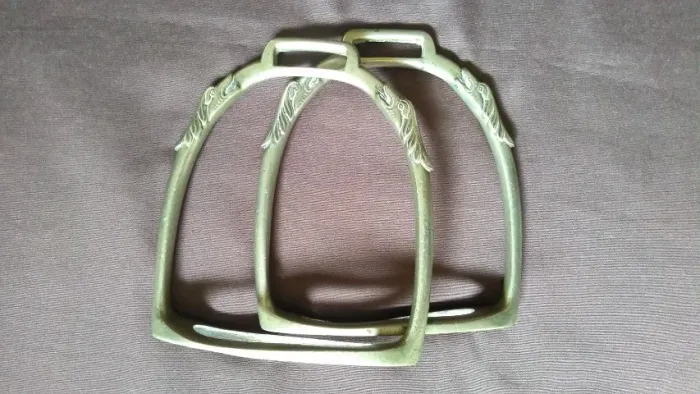 Estribo Antigo de Alpaca marca Triângulo