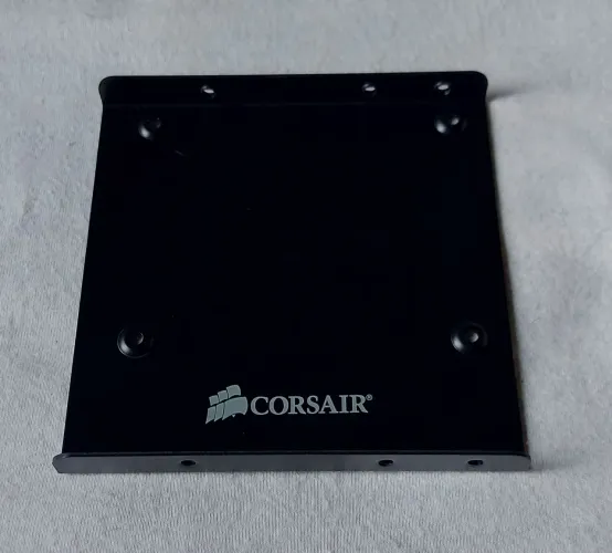 Suporte Para HD ou SSD 2,5" Corsair + Espaçador Adesivo