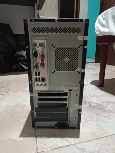 Gabinete com Defeito 