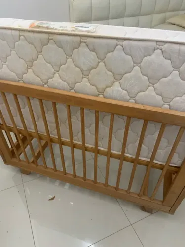 Berço de madeira para bebê