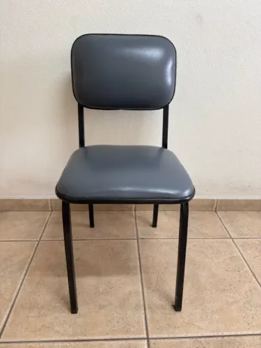 Cadeira de escritório cinza