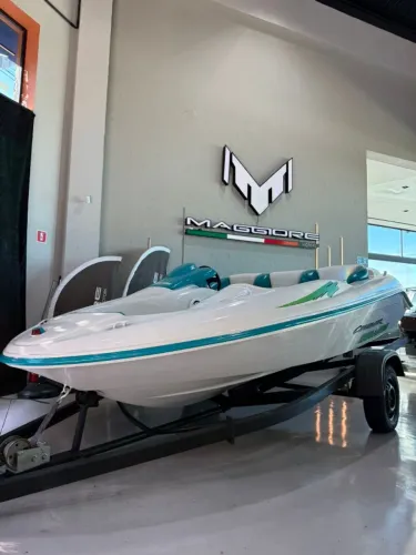 JETBOAT SEA DOO CHALLENGER 