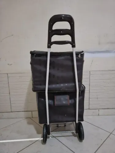 Carrinho de compras dobrável com caixa térmica da cacau show novo