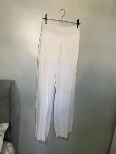 Calça branca- Nova - Tamanho P/M