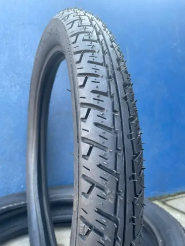 90/90-18  ou 275x18  Pneu de moto cg titan factor