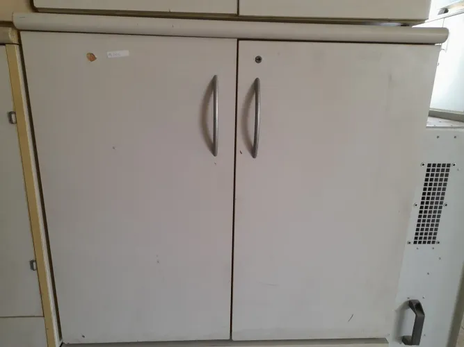 Aramrio baixo 2 portas - usado