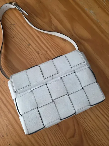 Bolsa de Couro Legitmo Branco Cassette