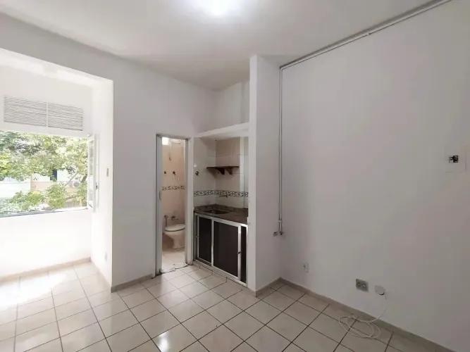 Imóvel para aluguel possui 16 metros quadrados com 1 quarto em Flamengo - Rio de Janeiro -