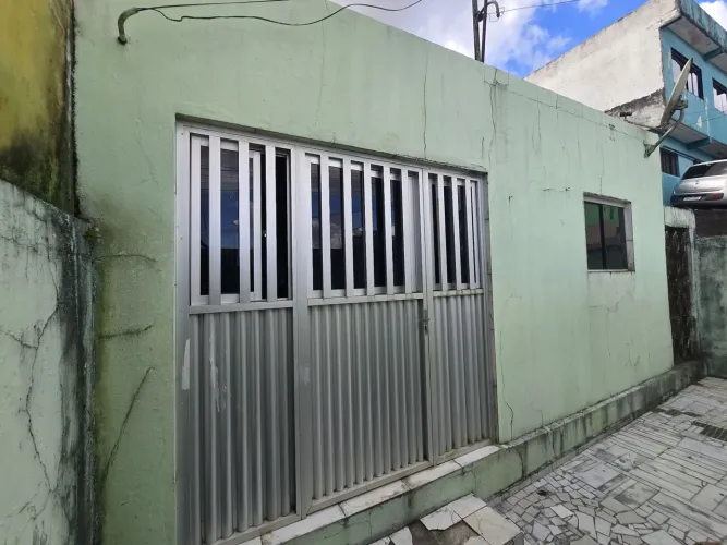 Imóveil com 2 quartos e 2 banheiros