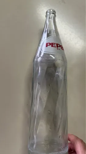 Garrafa vazia Pepsi cola 1 litro anos 80 com avaria 
