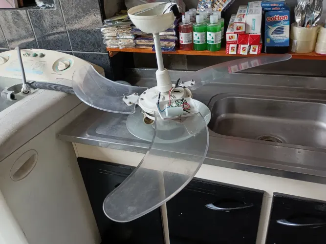 Ventilador de Teto com 3 Pás 