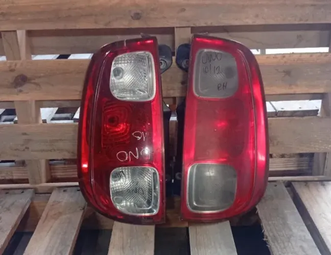 PAR LANTERNA FIAT UNO VIVACE/WAY 10/14