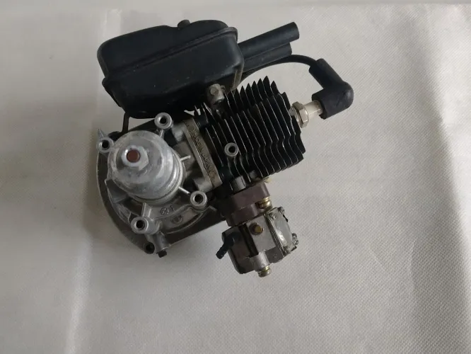 Motor a gasolina 23cc para aeromodelo