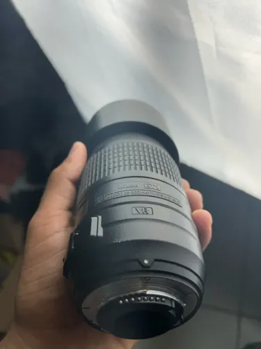 Lente Nikon 55-300mm F/ 4.5-5.6G DX VR usada