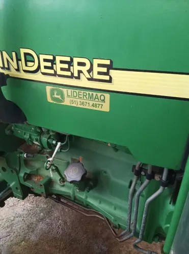 Trator John Deere 2010 - 3400h / PARTICULAR