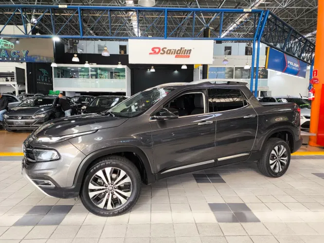  Toro Volcano 2.0 Diesel Cinza 2022 (Top de Linha)