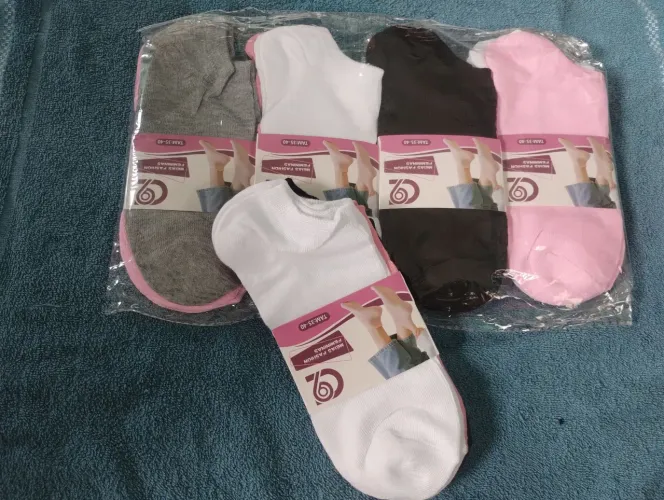Kit com 3 pares de meias femininas