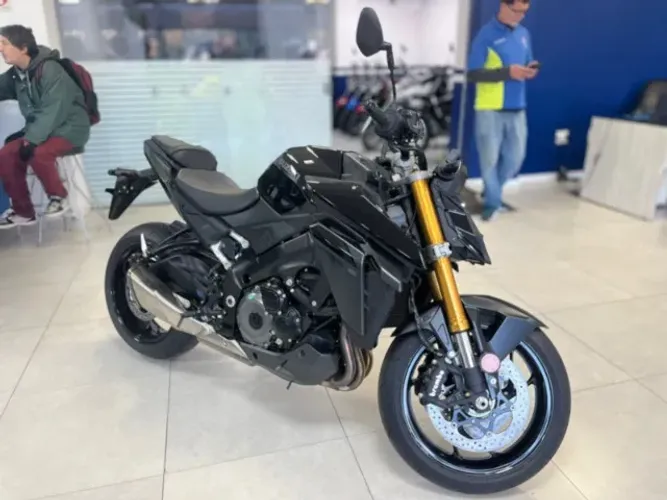 Suzuki GSXS1000 2025