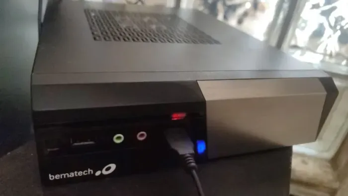 MiniPc Bematech RC 8400 J1800 2.41 Ghz, 4gb, Hd 500gb