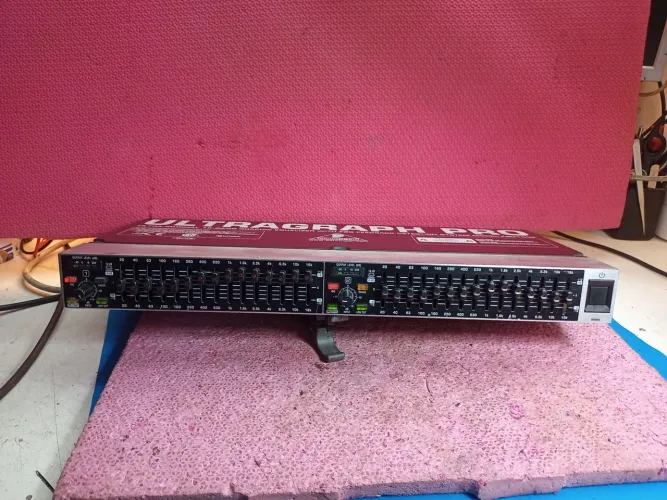 Equalizador Behringer Fbq-1502 funcionando 