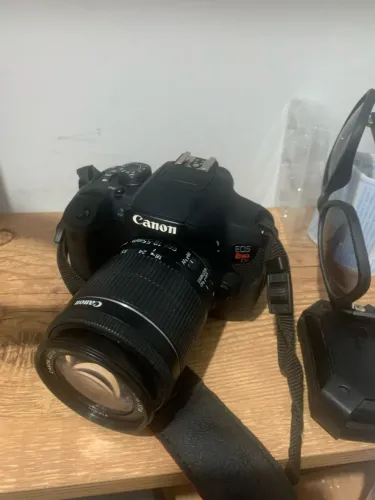 camera t5i cannon retratil