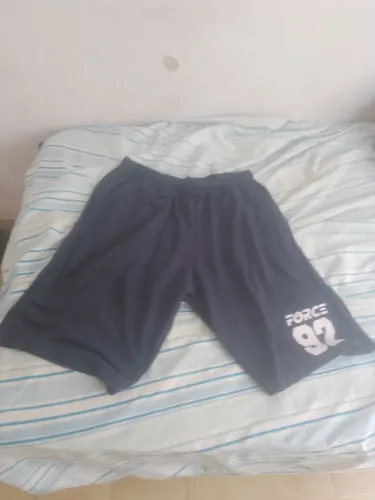 Vendo bermuda de moleton .