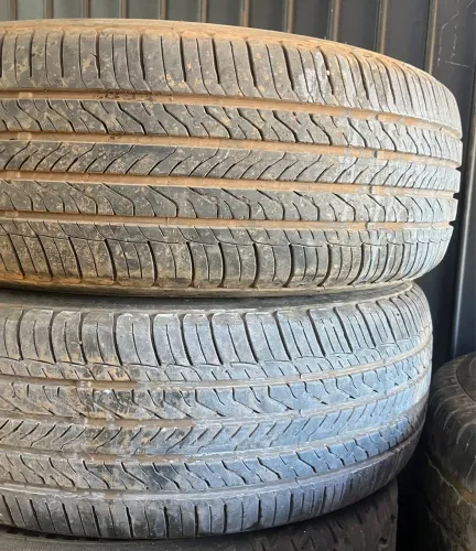 Par de pneus 15 Strada , Fiat ideia , Doblo 205/70 R15 semi novos 