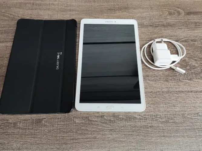 Tablet Samsung Galaxy Tab E Sm-t560 8gb Android 7.1 Tela 9 Branco (Usado)