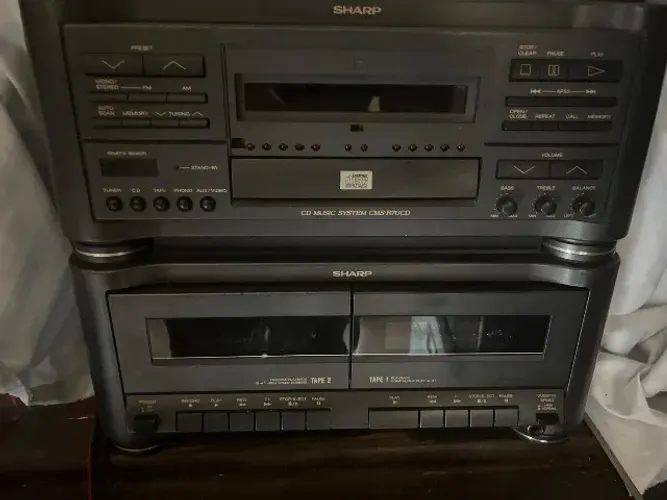 Som antigo Sharp toca disco rádio cd  e toca fitas  modelo CM/S R70