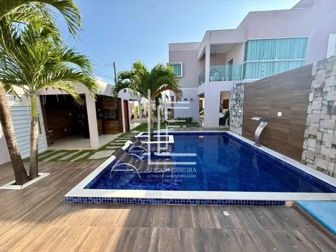 Belíssima casa porteira fechada de alto padrão com 720m² e 03 suítes em Coruripe-AL