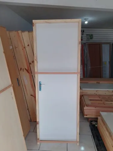 Porta interna com folha pintada em primer branco 2,10x60/70/80
