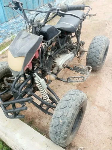4.000 Quadriciclo freio a disco motor em ótimo estado