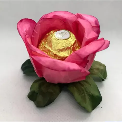 forminhas decorativas em formato de rosa