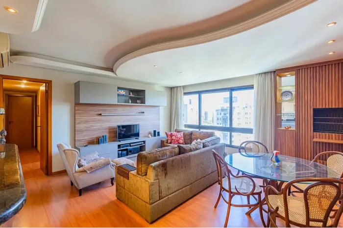 Apartamento com 110 metros 3 quartos 2 vagas no bairro Petrópolis - Porto Alegre - RS