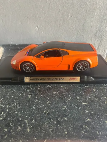 Miniatura Volkswagen W12 Nardo