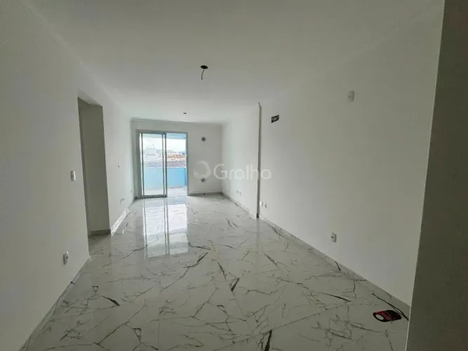 Apartamento com 2 quartos, sendo 1 suíte e 78m² privativos em Barreiros, São José