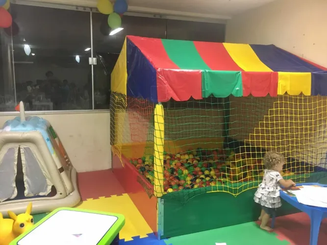 Casinha de bolinhas gigante 2x2metros SEM BOLINHAS