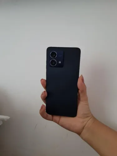 Celular moto g84 ( Acompanha carregador)