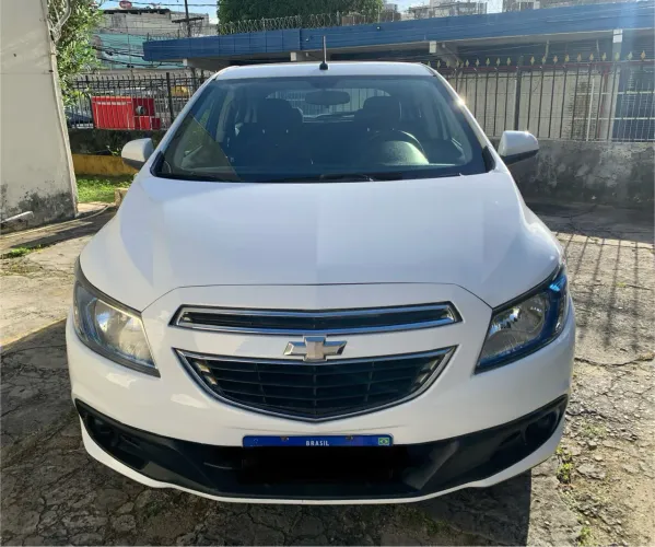 Chevrolet Onix Hatch Lollapalooza 1.0 8V Flex Power Mec. 4P 2014