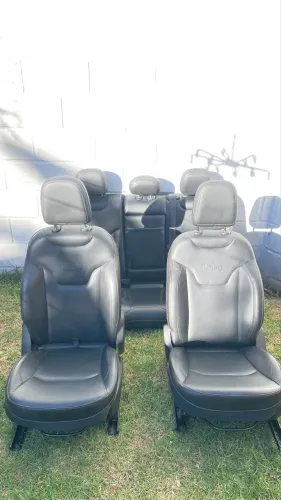 Bancos jeep compass