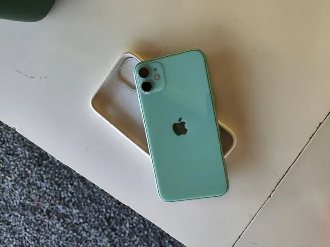 iPhone 11
