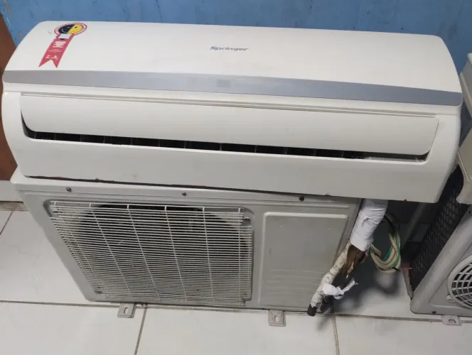 Ar condicionado 12.000 BTUs instalado
