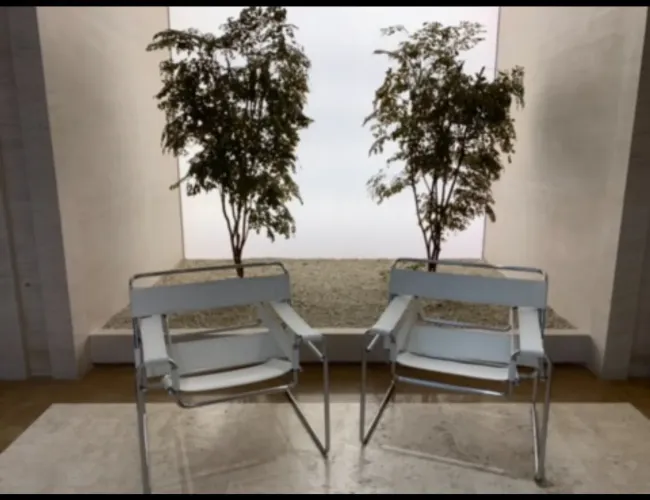 Par de Cadeiras de Design Cromadas em Couro Branco - Excelente Estado