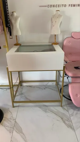 Balcão expositor para loja 