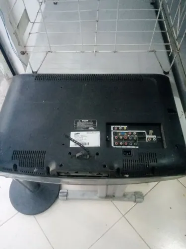 TV LCD 26'" LN26A330J1 Tela Quebrada