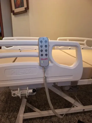 CAMA POLTRONA HOSPITALAR ELÉTRICA - EVOLUTION PILATI 4 MESES DE USO COM COMBO DE BRINDES!